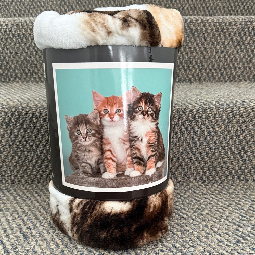 Cozy Cat Blanket - Brown and White